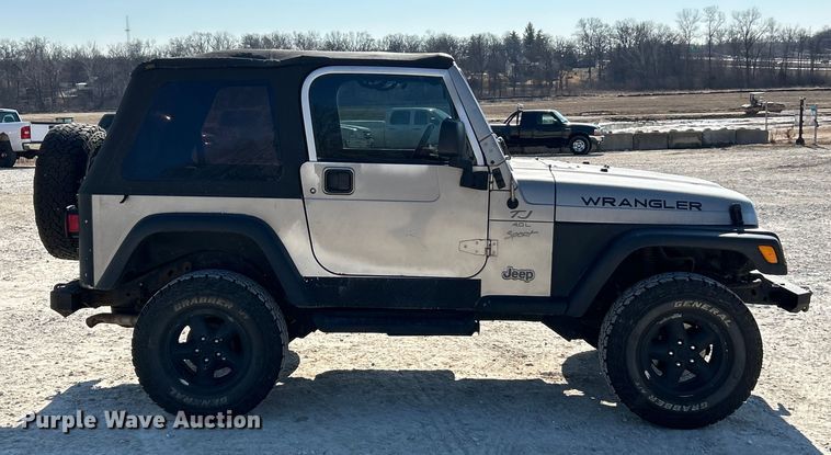 image for item ET6983 2001 Jeep Wrangler Sport SUV