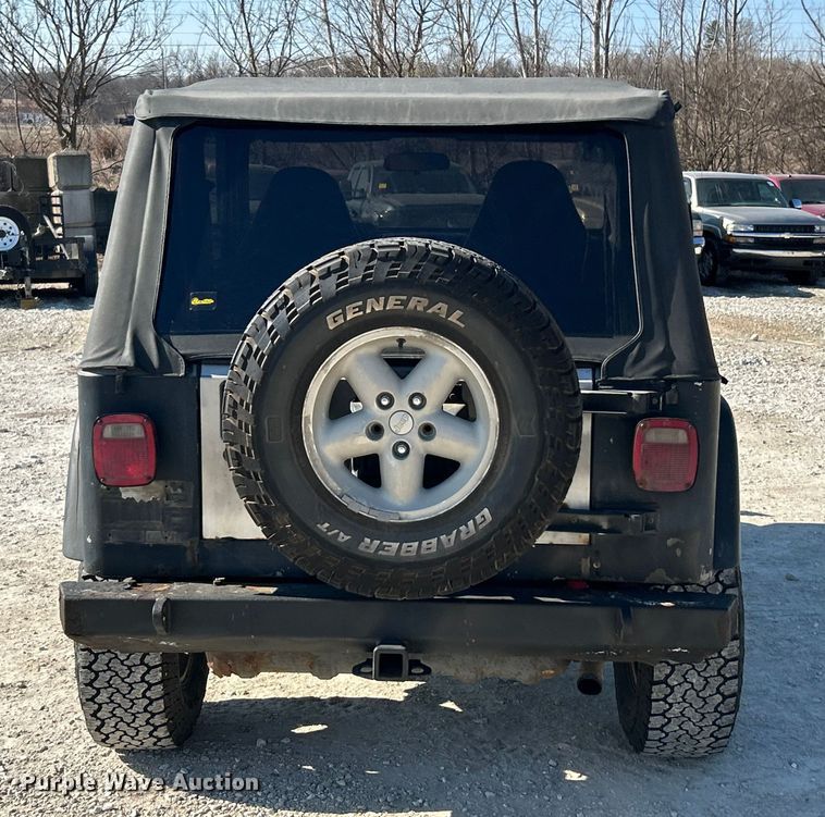 image for item ET6983 2001 Jeep Wrangler Sport SUV