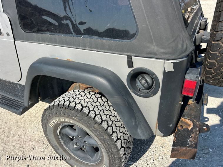 image for item ET6983 2001 Jeep Wrangler Sport SUV