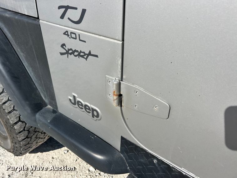 image for item ET6983 2001 Jeep Wrangler Sport SUV