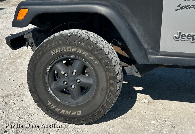 image for item ET6983 2001 Jeep Wrangler Sport SUV