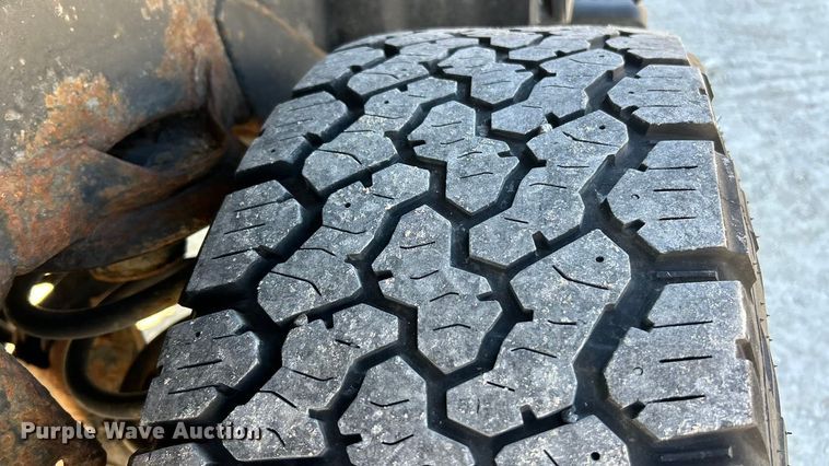 image for item ET6983 2001 Jeep Wrangler Sport SUV