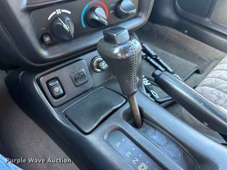 image for item ET6984 2001 Chevrolet Camaro 