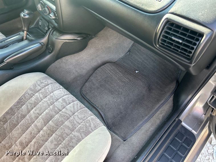 image for item ET6984 2001 Chevrolet Camaro 