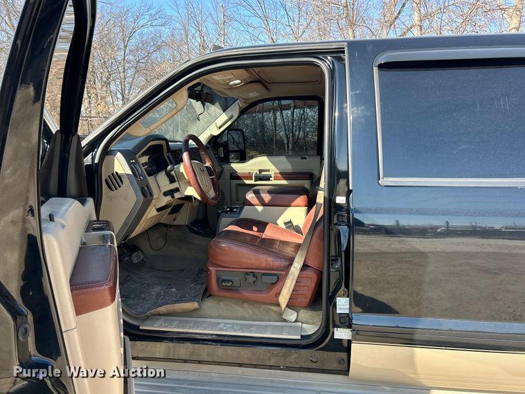 image for item ET6985 2008 Ford F250 Super Duty Crew Cab pickup truck