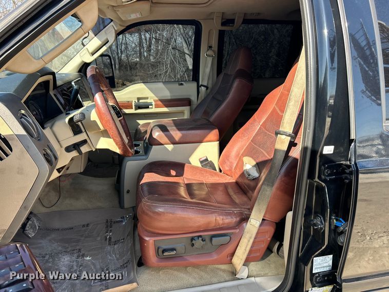 image for item ET6985 2008 Ford F250 Super Duty Crew Cab pickup truck