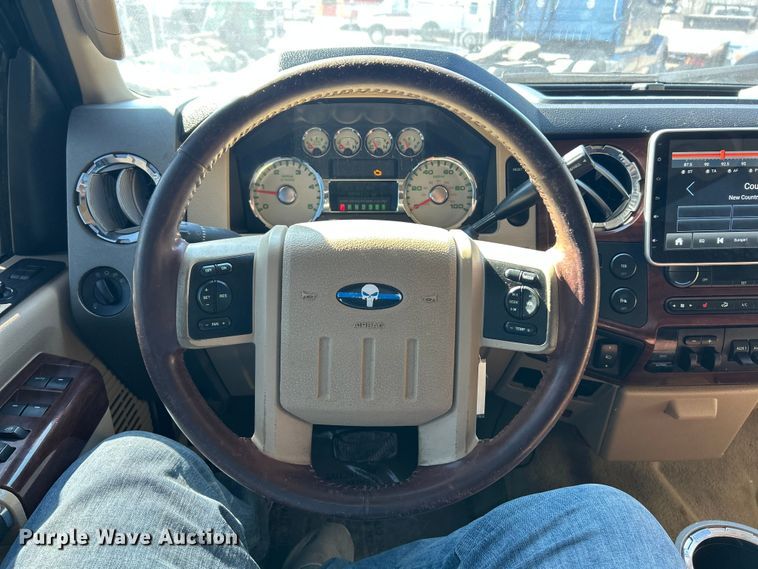 image for item ET6985 2008 Ford F250 Super Duty Crew Cab pickup truck