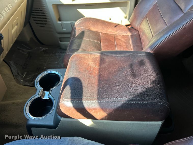 image for item ET6985 2008 Ford F250 Super Duty Crew Cab pickup truck