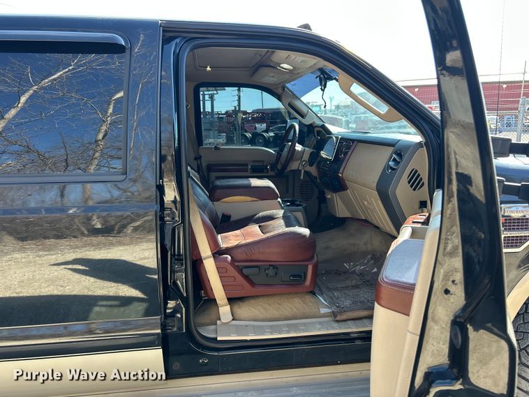 image for item ET6985 2008 Ford F250 Super Duty Crew Cab pickup truck