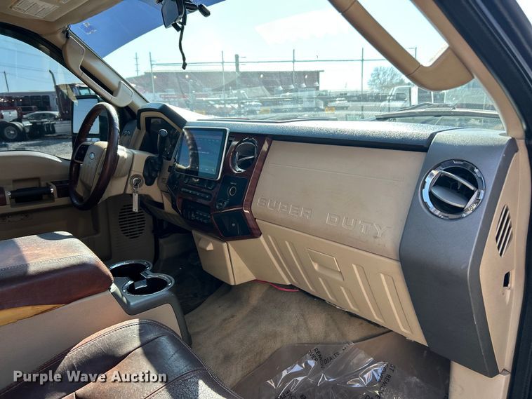 image for item ET6985 2008 Ford F250 Super Duty Crew Cab pickup truck