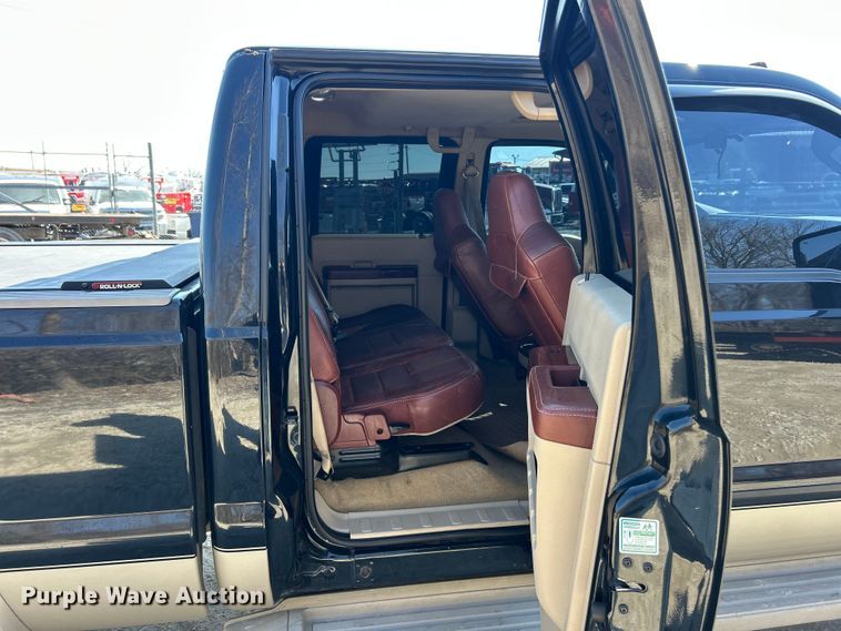 image for item ET6985 2008 Ford F250 Super Duty Crew Cab pickup truck