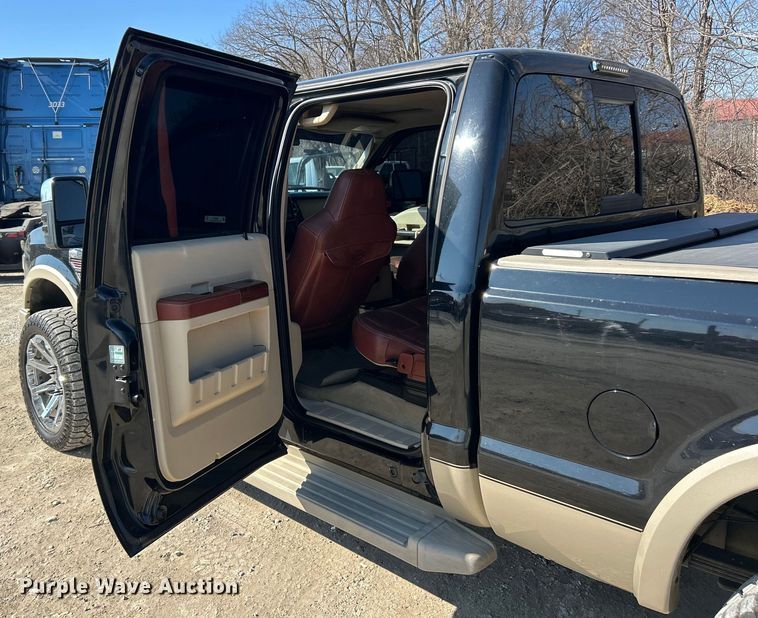 image for item ET6985 2008 Ford F250 Super Duty Crew Cab pickup truck