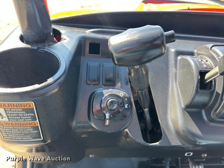 image for item ET6986 Kubota RTV-X900 utility vehicle