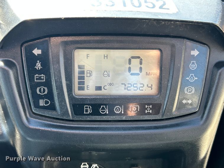 image for item ET6986 Kubota RTV-X900 utility vehicle