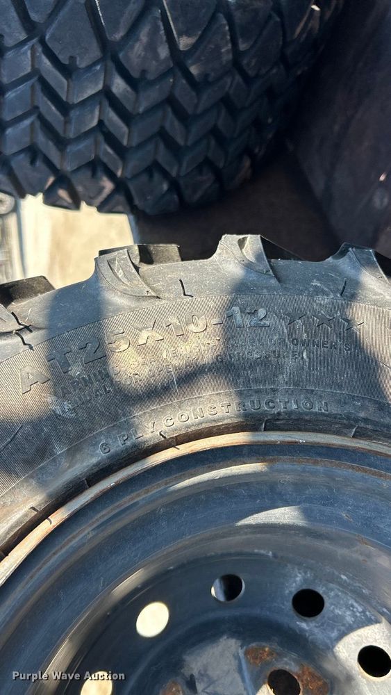 image for item ET6986 Kubota RTV-X900 utility vehicle