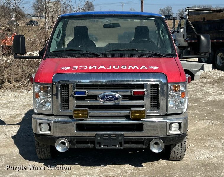 image for item ET6988 2017 Ford E450 van cab and chassis