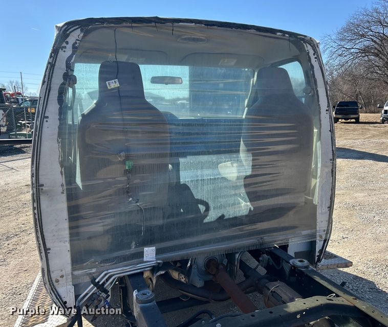 image for item ET6988 2017 Ford E450 van cab and chassis