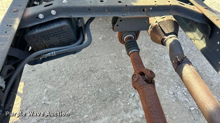 image for item ET6988 2017 Ford E450 van cab and chassis