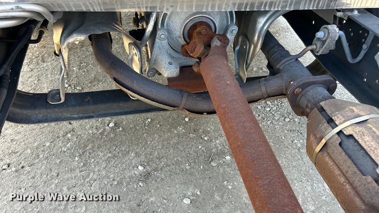 image for item ET6988 2017 Ford E450 van cab and chassis