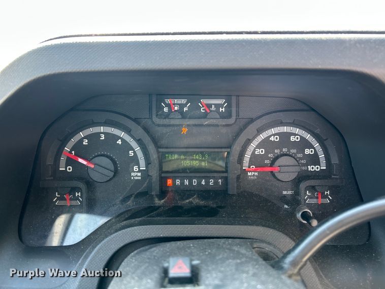 image for item ET6988 2017 Ford E450 van cab and chassis