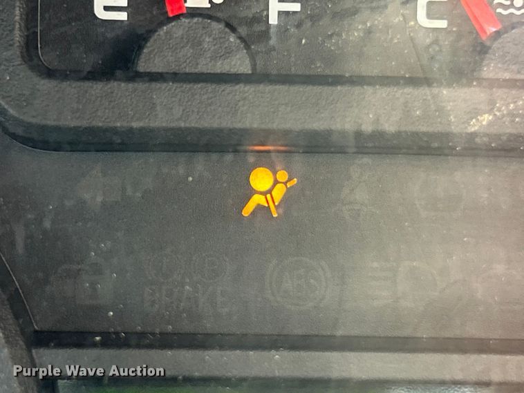 image for item ET6988 2017 Ford E450 van cab and chassis