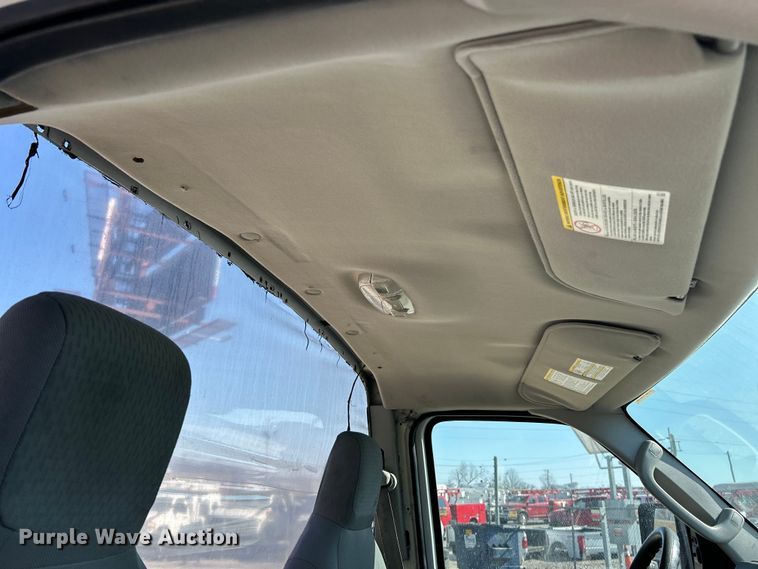 image for item ET6988 2017 Ford E450 van cab and chassis