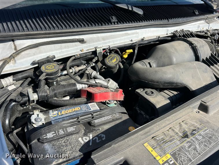 image for item ET6988 2017 Ford E450 van cab and chassis