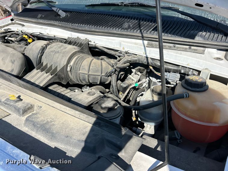 image for item ET6988 2017 Ford E450 van cab and chassis