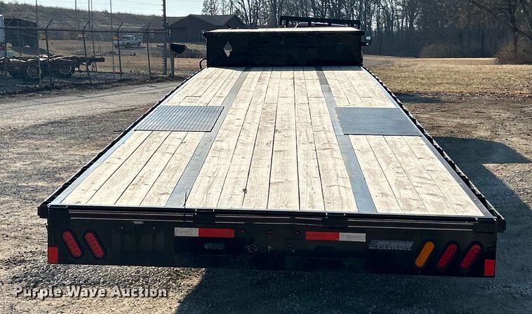 image for item ET6989 2022 Road Clipper Enterprises Diamond C equipment trailer