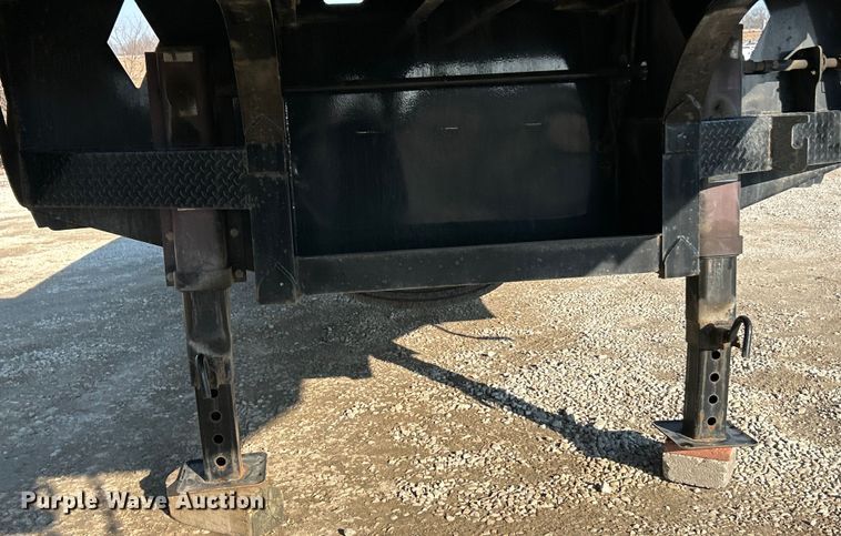 image for item ET6989 2022 Road Clipper Enterprises Diamond C equipment trailer