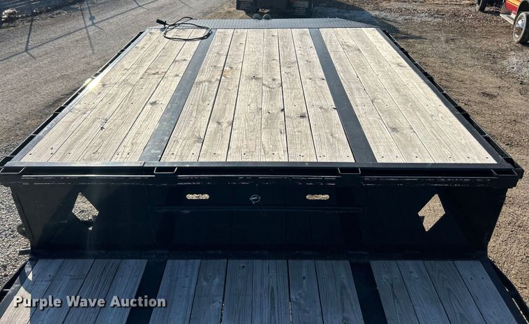 image for item ET6989 2022 Road Clipper Enterprises Diamond C equipment trailer