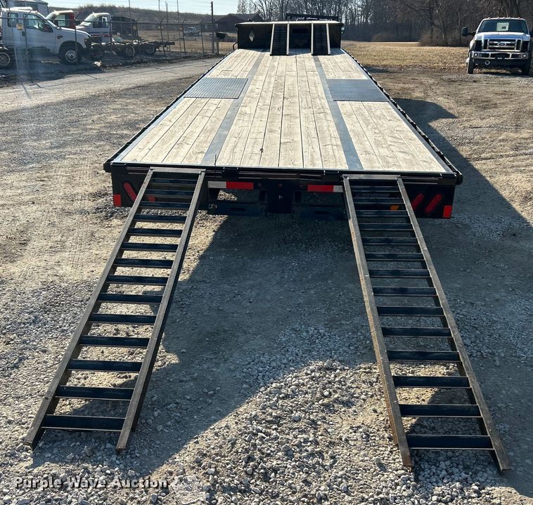 image for item ET6989 2022 Road Clipper Enterprises Diamond C equipment trailer