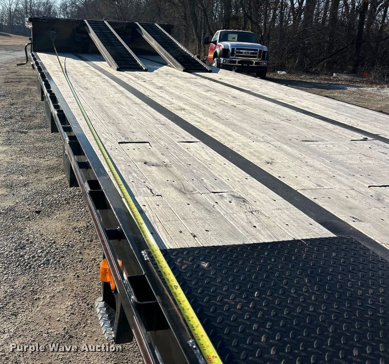 image for item ET6989 2022 Road Clipper Enterprises Diamond C equipment trailer