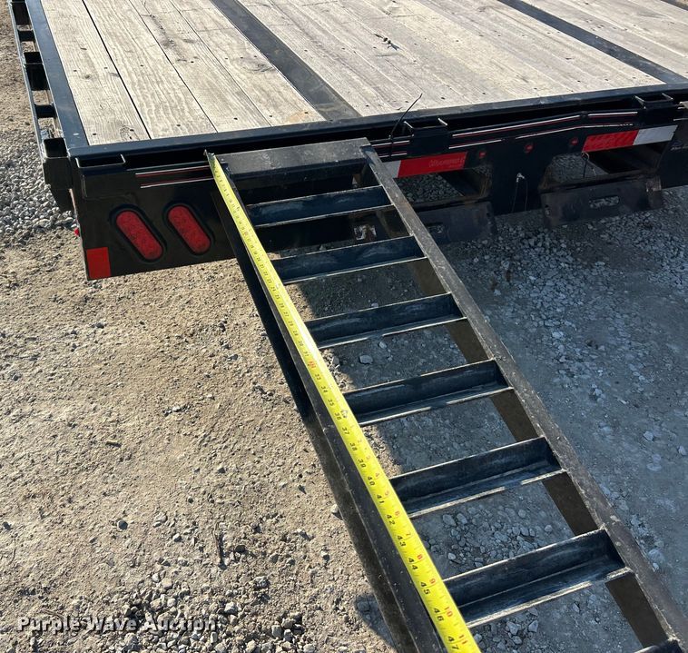 image for item ET6989 2022 Road Clipper Enterprises Diamond C equipment trailer