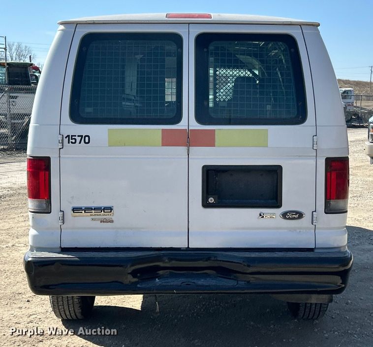 image for item ET6990 2012 Ford E250 Super Duty utility van