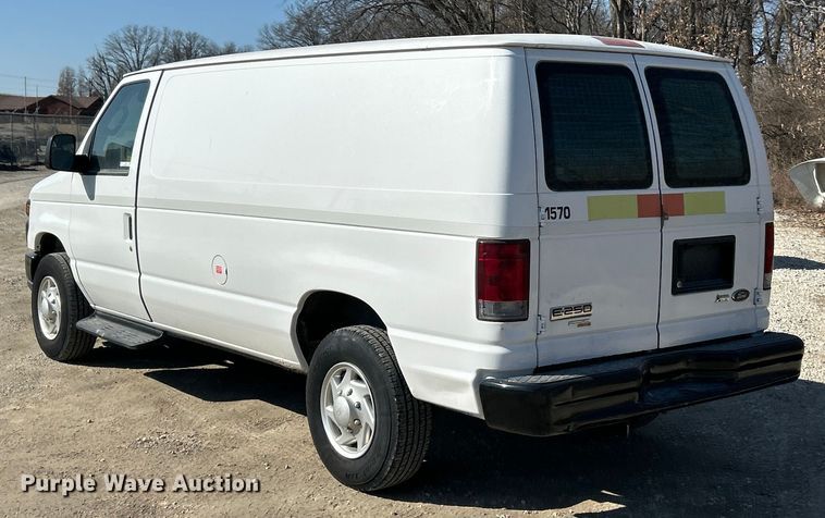 image for item ET6990 2012 Ford E250 Super Duty utility van