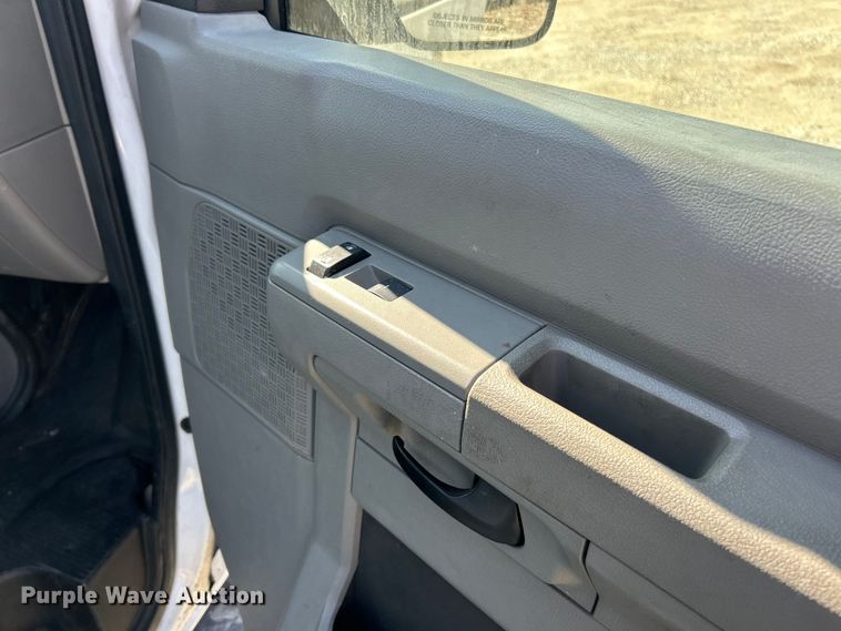 image for item ET6990 2012 Ford E250 Super Duty utility van