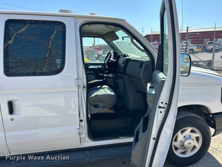 image for item ET6990 2012 Ford E250 Super Duty utility van