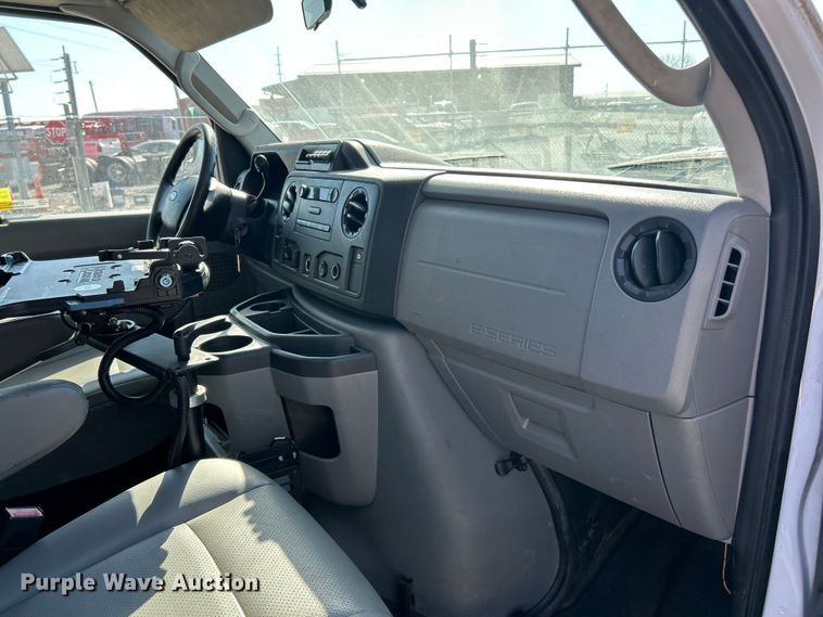 image for item ET6990 2012 Ford E250 Super Duty utility van