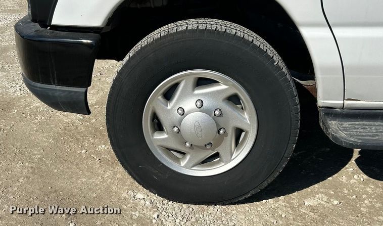 image for item ET6990 2012 Ford E250 Super Duty utility van