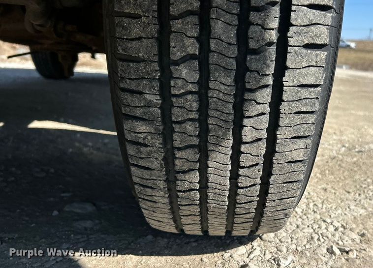 image for item ET6990 2012 Ford E250 Super Duty utility van