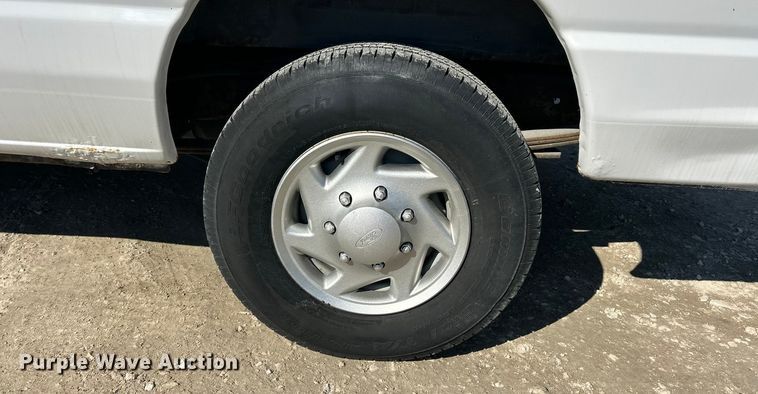 image for item ET6990 2012 Ford E250 Super Duty utility van