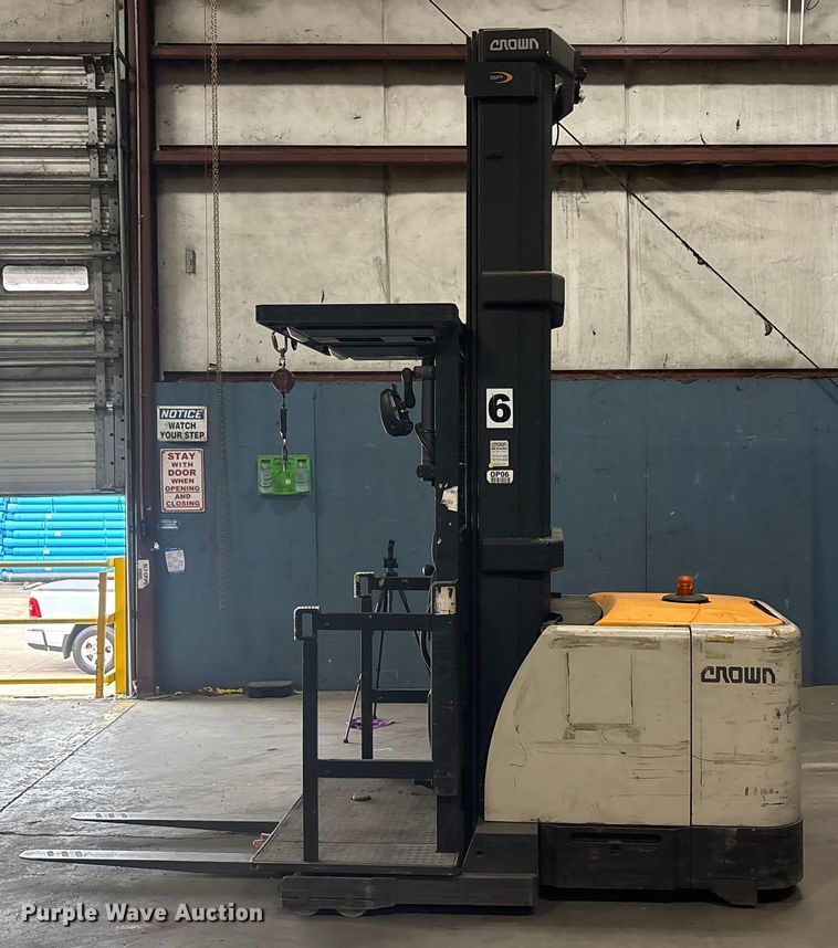 image for item EU0272 2016 Crown SP4050-30 order picker