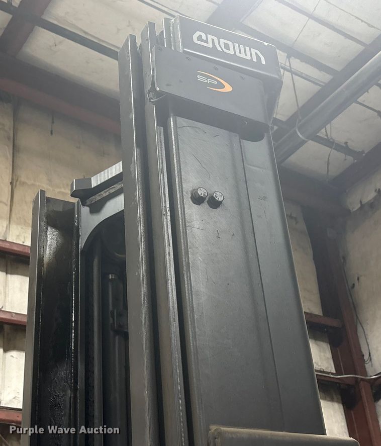 image for item EU0272 2016 Crown SP4050-30 order picker