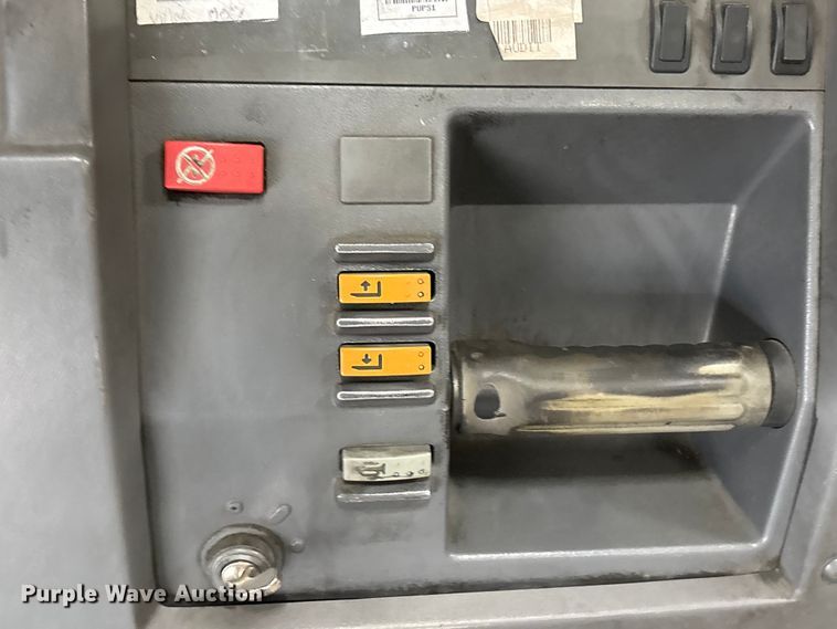 image for item EU0272 2016 Crown SP4050-30 order picker