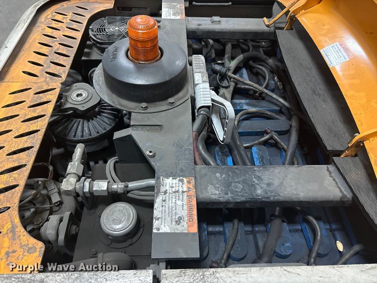 image for item EU0272 2016 Crown SP4050-30 order picker