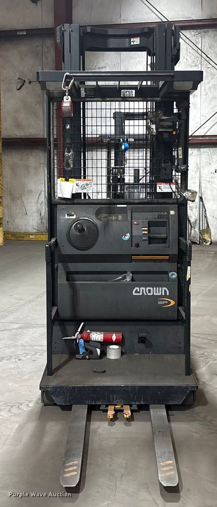 image for item EU0273 2019 Crown SP3520-30 order picker