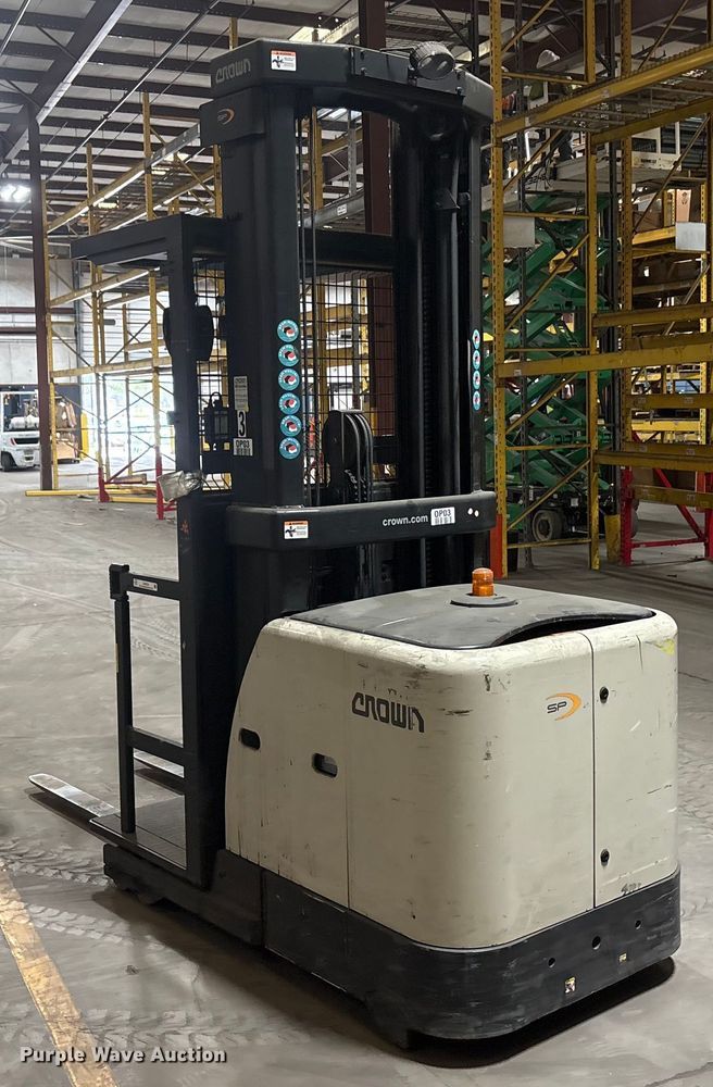 image for item EU0273 2019 Crown SP3520-30 order picker