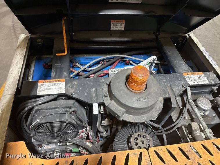 image for item EU0273 2019 Crown SP3520-30 order picker