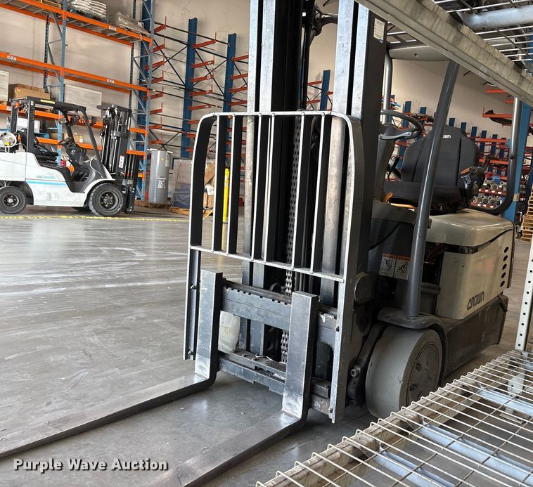 image for item EU0276 2017 Crown SC5225-35 forklift